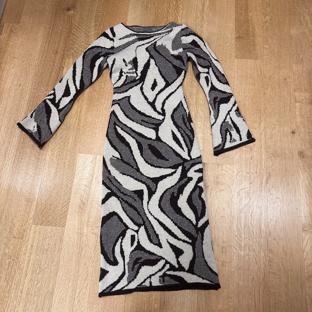 NEW Shein Brown Cream Abstract Bell Sleeve Sweater Dress Size Small